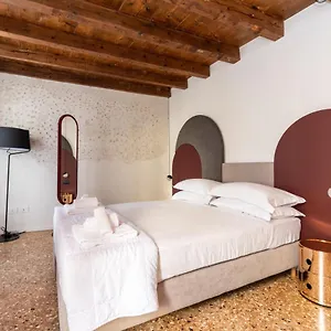 https://palazzo-miracoli-apartments.hotelslidodijesolo.com